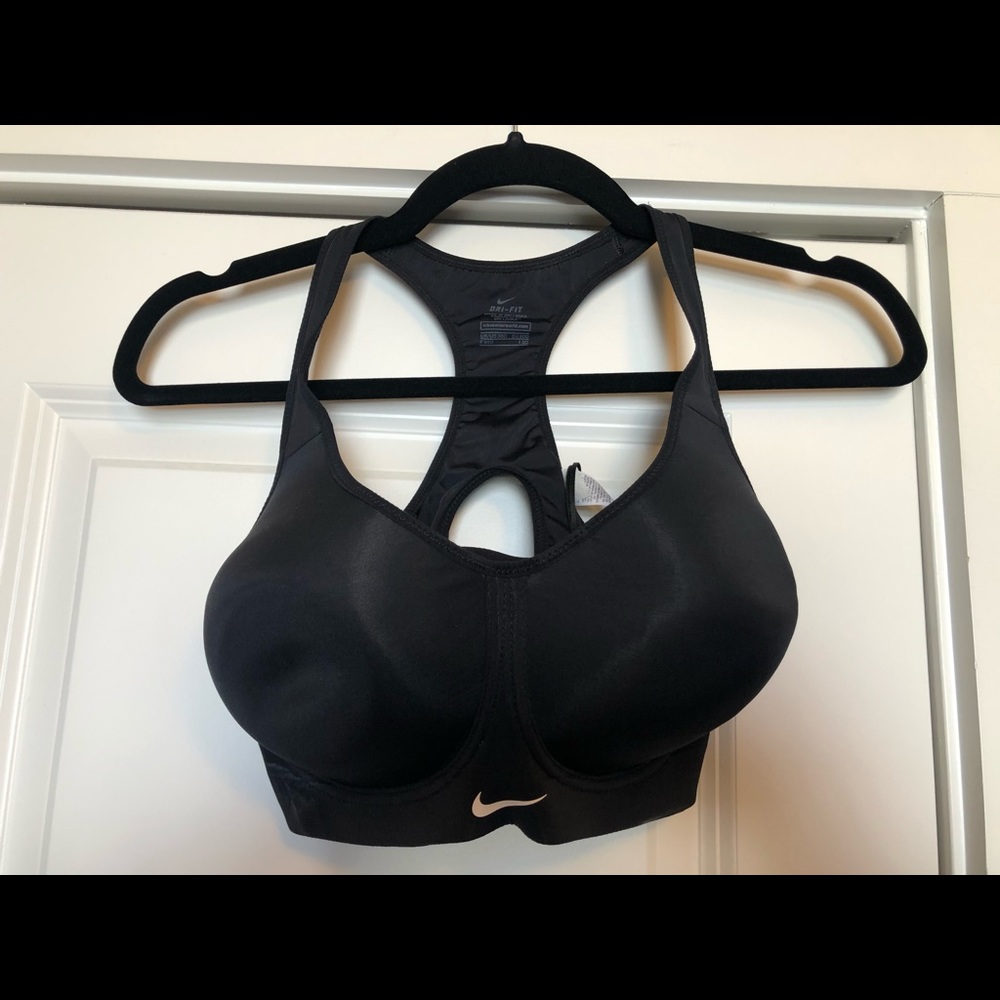 NWOT Nike high support sports bra